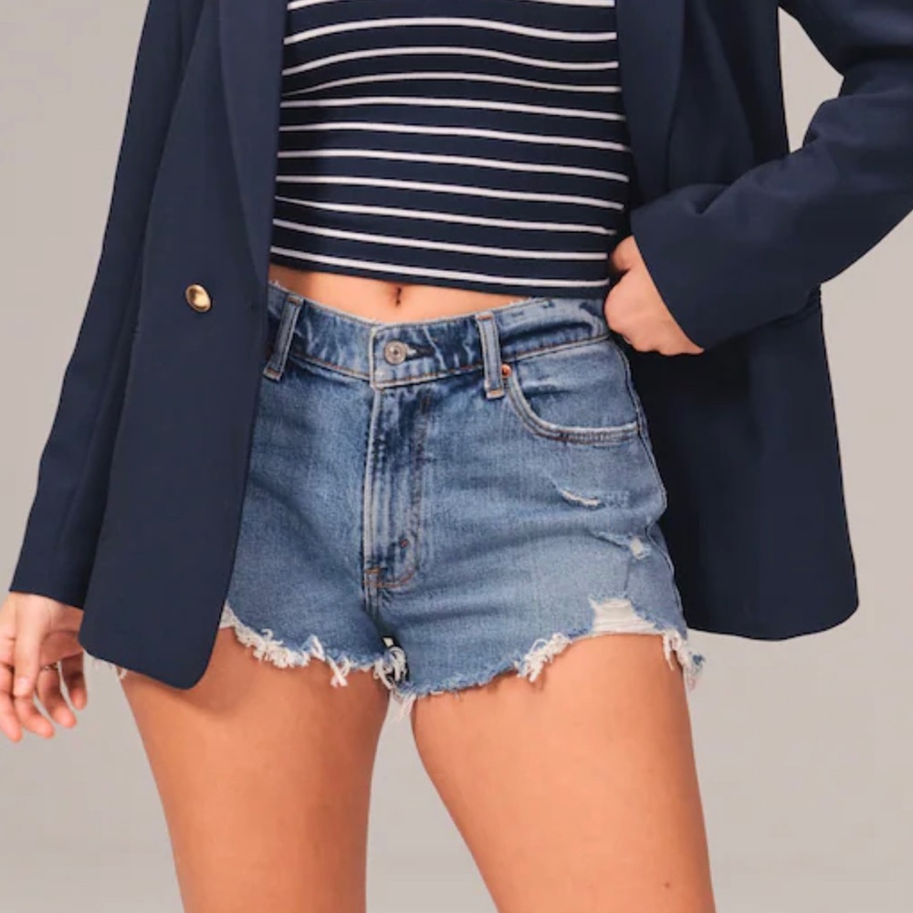 A&F Mid Rise Shorts - 26